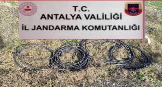 Serik'te kablo hırsızlığı yaptıkları iddia edilen 2 şüpheli yakalandı