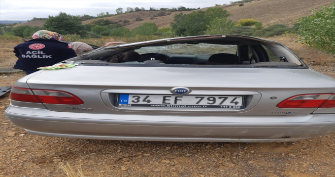  Sivas'ta otomobil şarampole devrildi: 2 kişi yaralandı