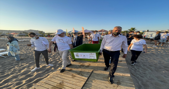 Uydu takip cihazı takılan caretta caretta Antalya'da denize bırakıldı