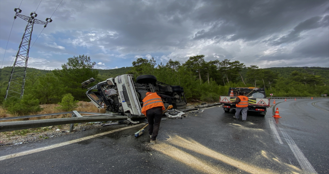 Akseki'de trafik kazalarında 2 kişi yaralandı
