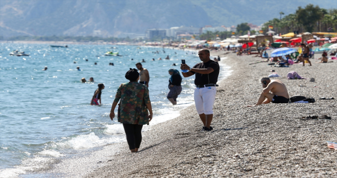 Antalya'da ekimde deniz keyfi