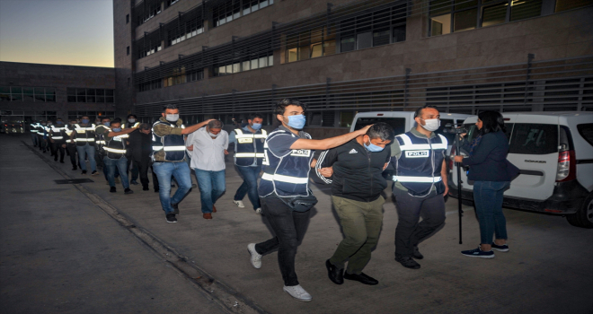 Antalya'da suç örgütü operasyonunda 14 kişi yakalandı
