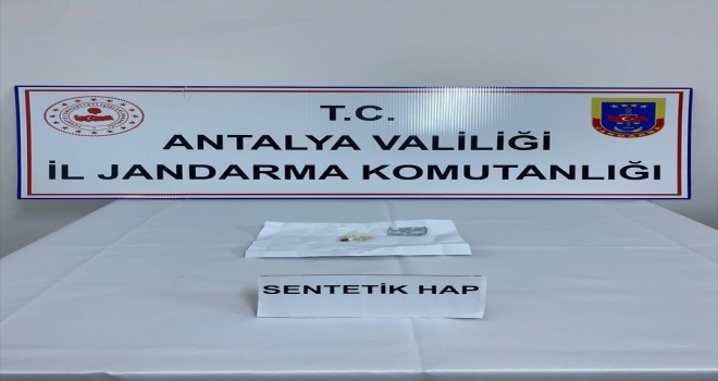 Antalya'da yolcu otobüsünde uyuşturucu hap ele geçirildi