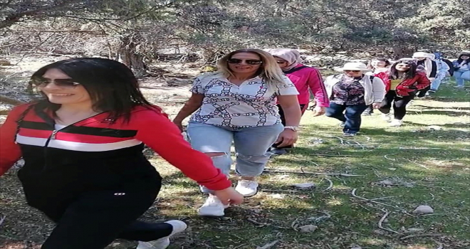 Beyşehir'de doğaseverlerden doğa yürüyüşü
