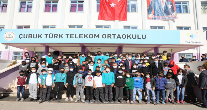 Çubuk'ta TÜBİTAK destekli bilim fuarı açıldı