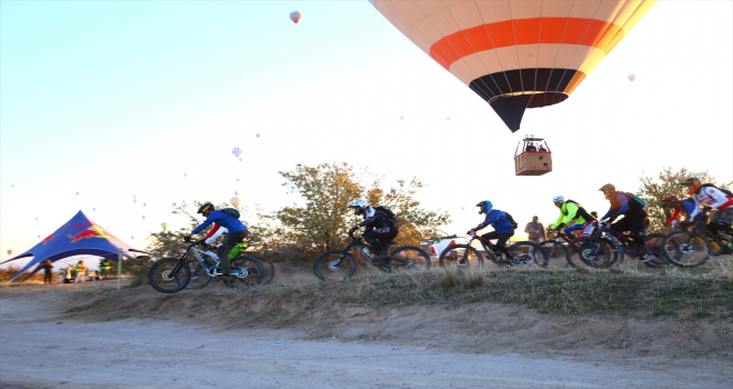 Dağ bisikleti sporcuları Kapadokya'da yarıştı
