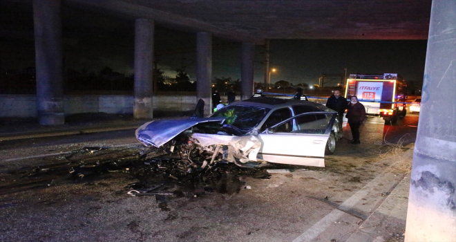 Eskişehir'de otomobilin köprüden alt yola düştüğü kazada 1 kişi öldü, 3 kişi yaralandı