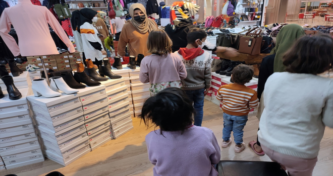 Hayatı Paylaşanlar Derneği ihtiyaç sahibi çocukların yüzünü güldürüyor