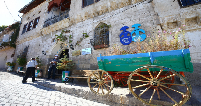 Kapadokya'daki müzede 80 ülkenin kültürünü yansıtan folklorik bebekler sergileniyor