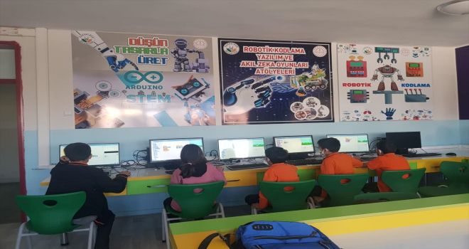 Karapınar'da robotik yazılım ve kodlama kursu açıldı