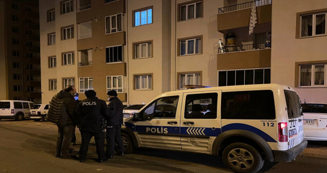 Kayseri'de balkondan çarşafla alt kata inmeye çalışan kadın düşerek yaralandı