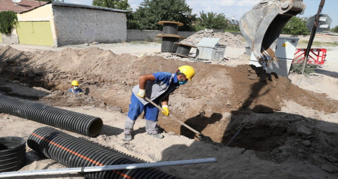 Kayseri'de ekonomik ömrünü tamamlamış içme suyu, yağmur suyu ve kanalizasyon hatları yenileniyor
