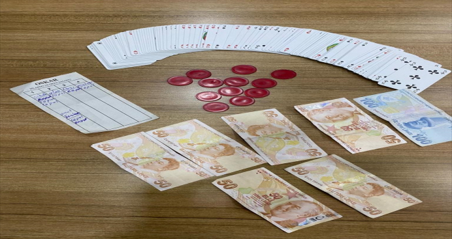 Kayseri'de kumar oynayan 12 kişiye 16 bin 32 lira ceza