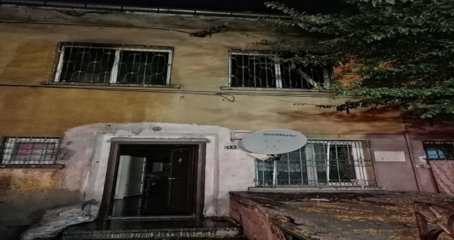 Kayseri'de müstakil evde çıkan yangında bir genç kız dumandan etkilendi