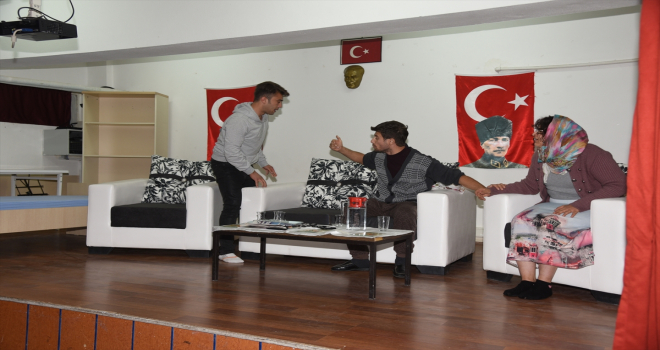 Kırıkkale'de öğrencilere tiyatro ile afet bilinci öğretiliyor