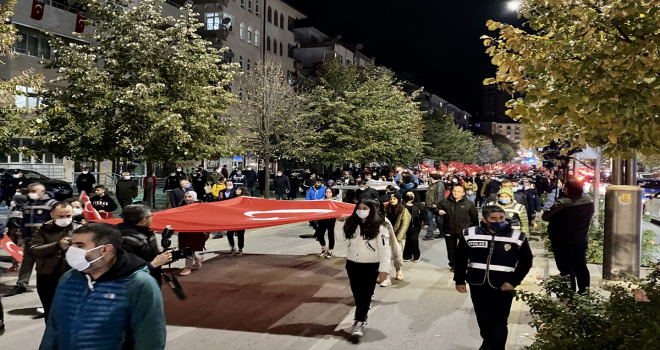 Kırşehir'de Cumhuriyet Bayramı dolayısıyla fener alayı düzenlendi