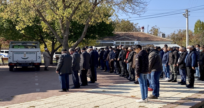 Kırşehir'de dünürünü öldürüp 2 kişiyi yaralayan zanlı adliyede