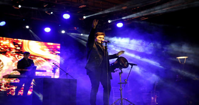 Mustafa Ceceli Kayseri'de konser verdi