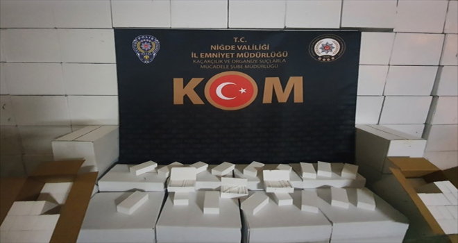 Niğde'de tırda 2 milyon 300 bin makaron ele geçirildi