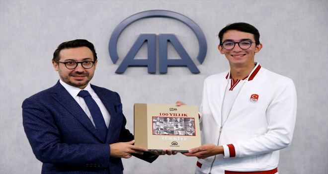 Olimpiyat şampiyonu Mete Gazoz, AA Genel Müdürü Karagöz'ü ziyaret etti 
