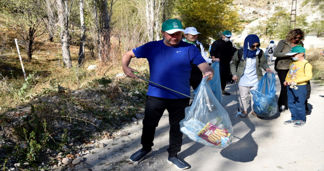 Selçuklu'da doğa yürüyüşü ve çevre temizliği yapıldı