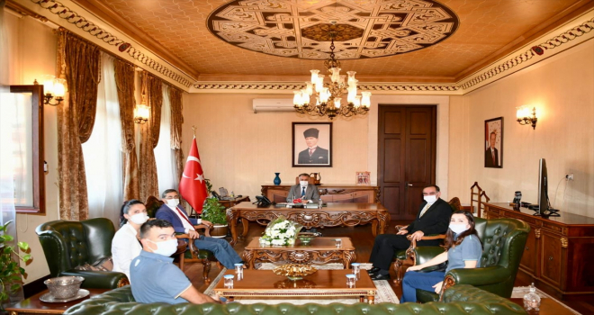 Vali Yazıcı, PTT'nin kuruluşunun 181. yıl dönümünü kutladı