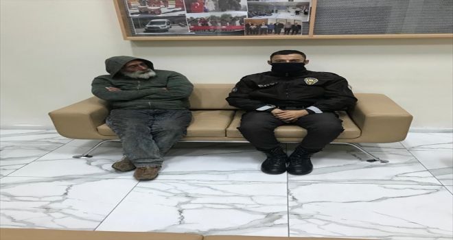 Aksaray'da sokakta yaşayan kişiye Vali Aydoğdu sahip çıktı