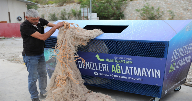 Antalya'da deniz canlılarına zarar veren 