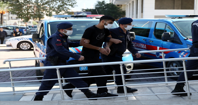 Antalya'da uyuşturucu operasyonunda 3 şüpheli yakalandı
