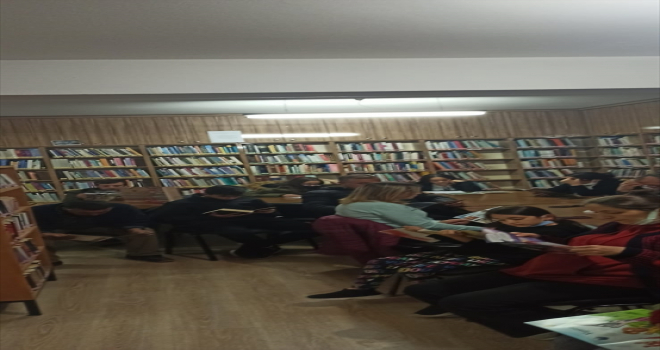 İbradı'da aileler kütüphanede buluşuyor
