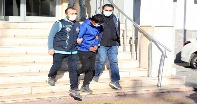 Kayseri'de çalıntı motosikletle kapkaç yaptıkları iddiasıyla 2 zanlı yakalandı