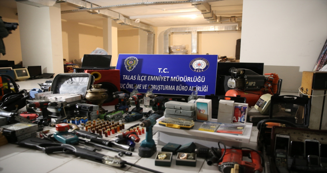 Kayseri'de iki evde 400 bin liralık çalıntı malzeme bulundu