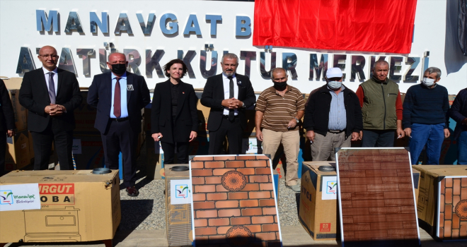 Manavgat'taki orman yangınından etkilenenlere soba dağıtıldı