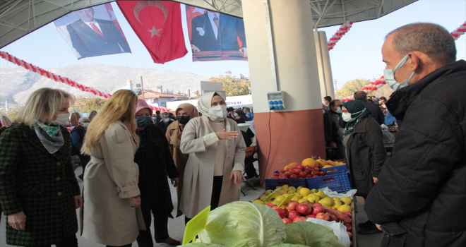 Nallıhan Belediyesinin yaptırdığı modern pazar yeri açıldı