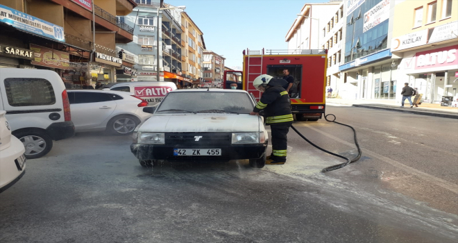 Seydişehir'de seyir halindeki otomobil yandı