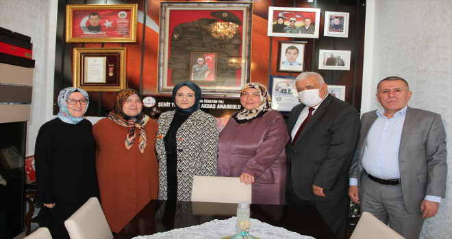 Vali Aydoğdu'nun eşi Emine Aydoğdu şehit ve gazi ailelerini ziyaret etti