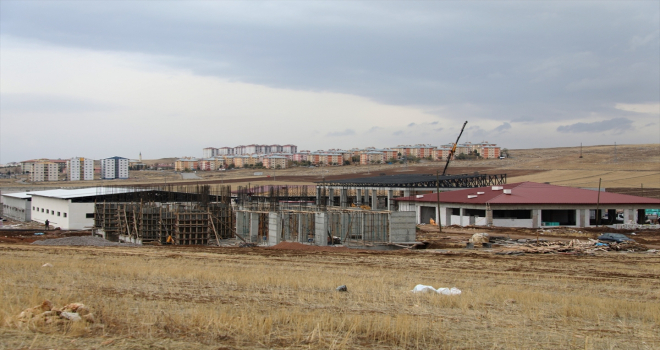Vali Ayhan, Makine İkmal Bakım ve Onarım Tesisleri'ni ziyaret etti
