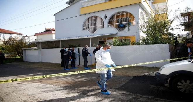 Antalya'da kardeşi tarafından vurulduğu öne sürülen kadın öldü