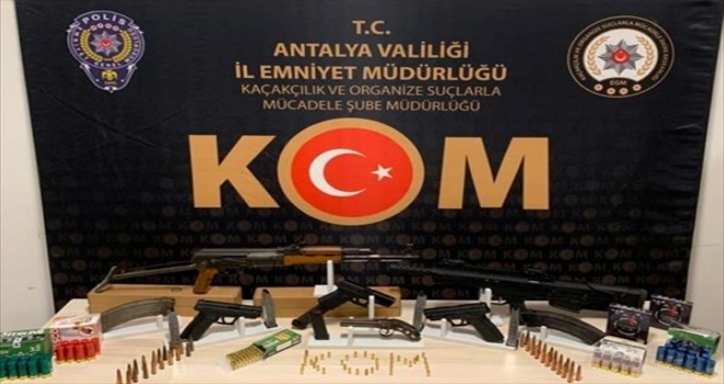 Antalya'da silah kaçakçılığı operasyonunda 2 şüpheli tutuklandı