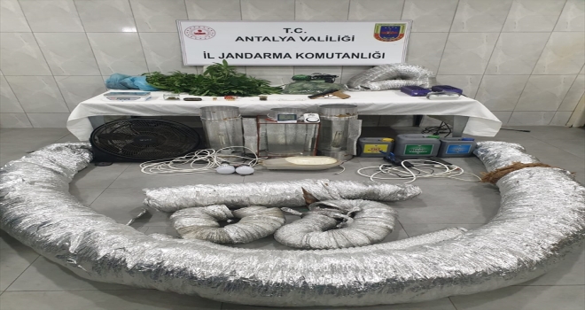 Antalya'da uyuşturucu operasyonunda iki şüpheli yakalandı