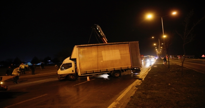 Eskişehir'de kamyonetin devrilmesi sonucu sürücü yaralandı