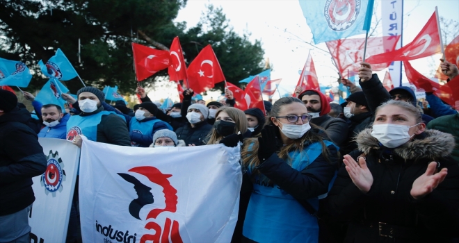 Eskişehir'de Türk Metal Sendikası üyelerinden toplu iş sözleşmesi eylemi 