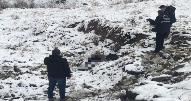 Kayseri'de arazide erkek cesedi bulundu