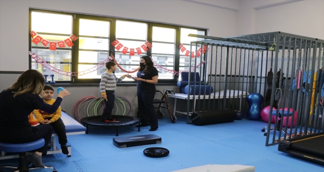 Kayseri'de Besime Özderici Engelsin Yaşam Merkezi'nin tanıtımı yapıldı