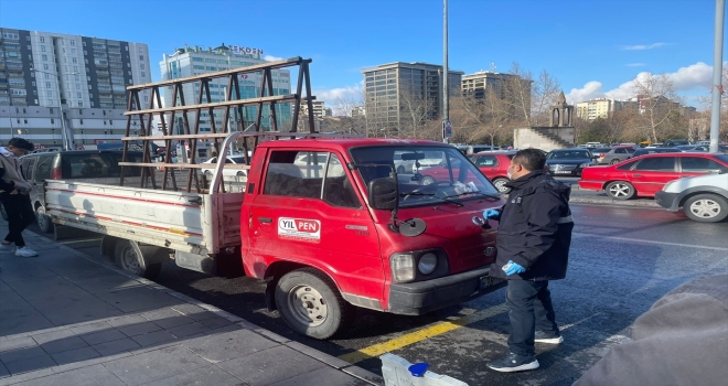Kayseri'de kamyonetin çalınması güvenlik kamerasına yansıdı