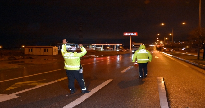 Kırıkkale'de yoğun sis ve kar yağışı etkili oluyor