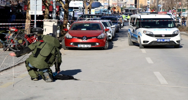 Kırşehir'de fünye ile patlatılan çantadan eğitim malzemeleri çıktı
