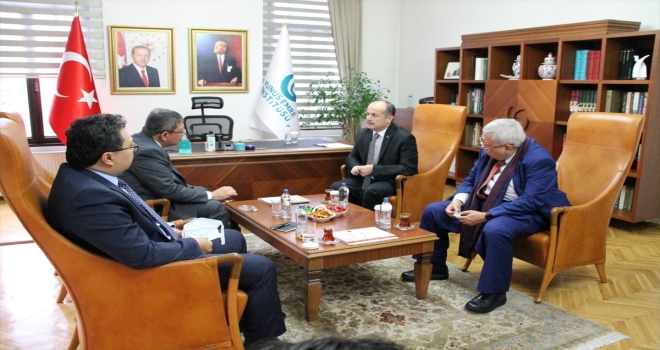 Malezya Dışişleri Bakanı Seyfeddin Abdullah, Ankara'da YEE'yi ziyaret etti