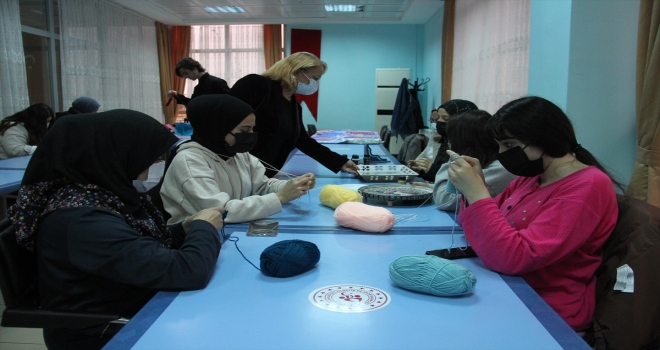 Üniversite öğrencileri KYK yurdunda sanat ve sporla buluşuyor