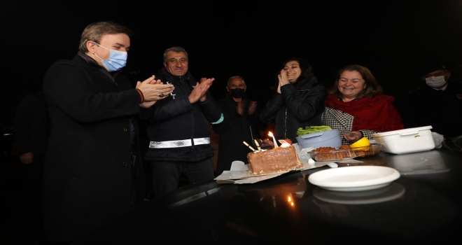 Aksaray Valisi Aydoğdu'dan görevdeki polise doğum günü sürprizi